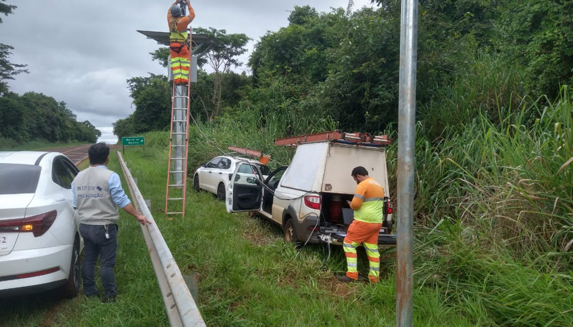 Em Florínea, Ipem-SP verifica radares na rodovia SP-266